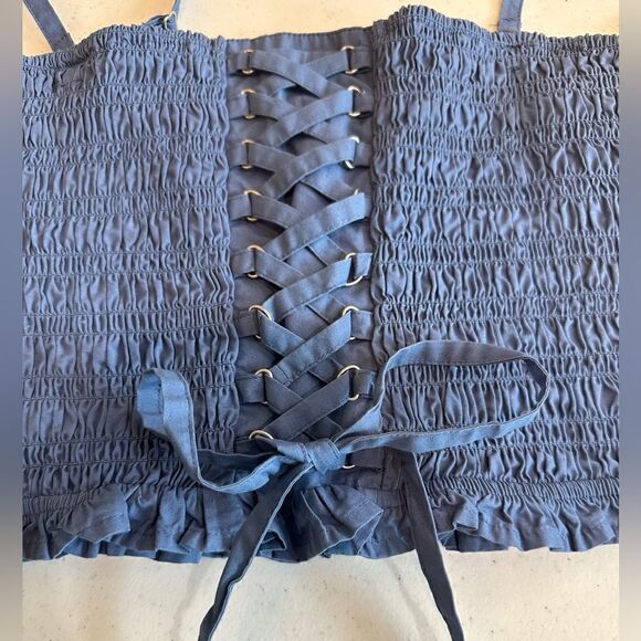 American Eagle Women Size Medium Blue Smocked Lace Up Adjustable Strap Crop Top - Picture 3 of 13